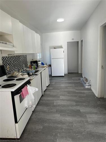 61 Primrose Avenue, Hamilton, ON - Indoor Photo Showing Kitchen