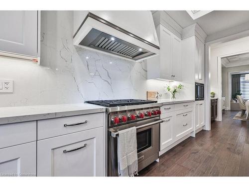 2301 Charles Cornwall Avenue, Oakville, ON - Indoor Photo Showing Kitchen With Upgraded Kitchen