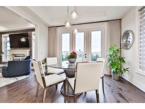 2301 Charles Cornwall Avenue, Oakville, ON - Indoor Photo Showing Dining Room