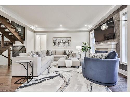 2301 Charles Cornwall Avenue, Oakville, ON - Indoor Photo Showing Living Room