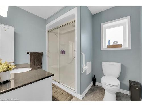 263 Orkney Street W, Caledonia, ON - Indoor Photo Showing Bathroom