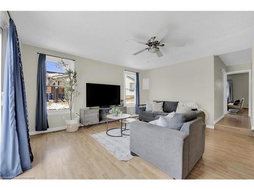 263 Orkney Street W, Caledonia, ON - Indoor Photo Showing Living Room