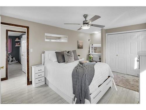 91 Leaside Drive, Welland, ON - Indoor Photo Showing Bedroom