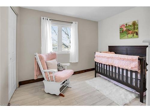 91 Leaside Drive, Welland, ON - Indoor Photo Showing Bedroom