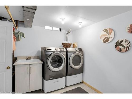 91 Leaside Drive, Welland, ON - Indoor Photo Showing Laundry Room