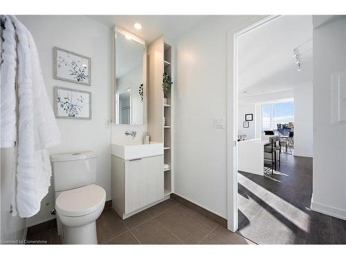 2506-370 Martha Street, Burlington, ON - Indoor Photo Showing Bathroom