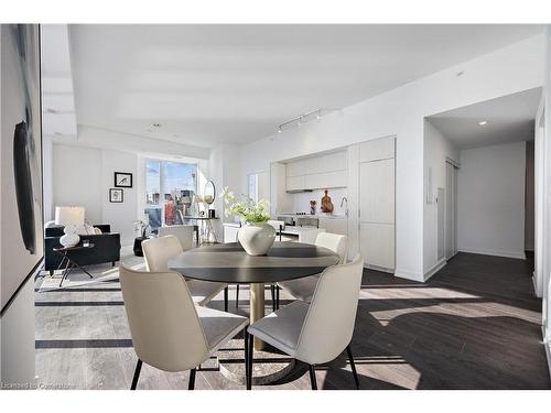 2506-370 Martha Street, Burlington, ON - Indoor Photo Showing Dining Room