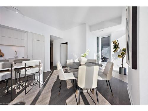 2506-370 Martha Street, Burlington, ON - Indoor Photo Showing Dining Room