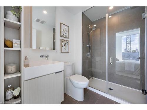 2506-370 Martha Street, Burlington, ON - Indoor Photo Showing Bathroom