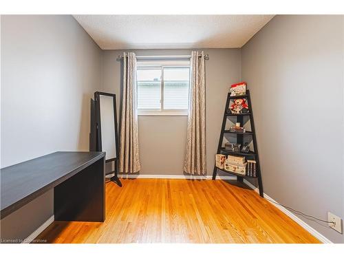 153 Ravenbury Drive, Hamilton, ON - Indoor Photo Showing Other Room