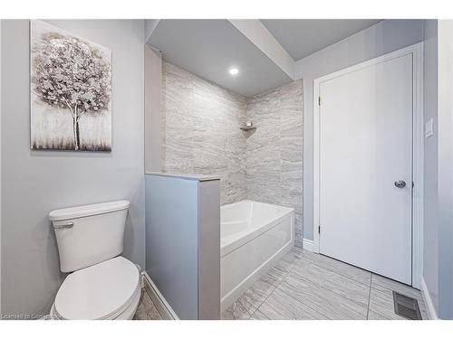 153 Ravenbury Drive, Hamilton, ON - Indoor Photo Showing Bathroom