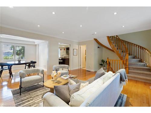 126 Brant Street, Oakville, ON - Indoor Photo Showing Living Room