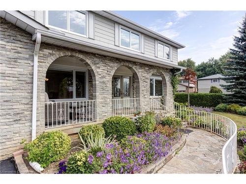 2141 Cartier Crescent, Burlington, ON - Outdoor