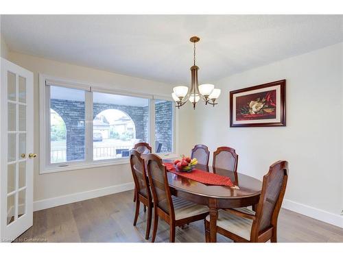 2141 Cartier Crescent, Burlington, ON - Indoor Photo Showing Dining Room