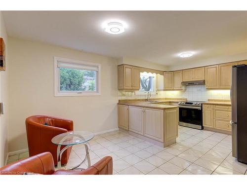 2141 Cartier Crescent, Burlington, ON - Indoor Photo Showing Kitchen