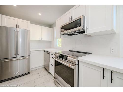 5 Lewis Street, Hamilton, ON - Indoor Photo Showing Kitchen