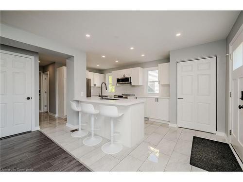 5 Lewis Street, Hamilton, ON - Indoor Photo Showing Kitchen