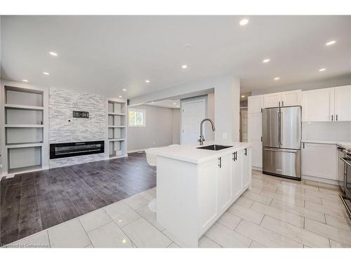 5 Lewis Street, Hamilton, ON - Indoor Photo Showing Kitchen With Upgraded Kitchen