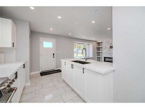 5 Lewis Street, Hamilton, ON - Indoor Photo Showing Kitchen