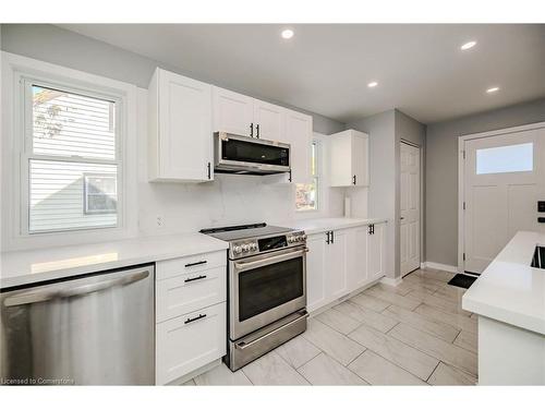 5 Lewis Street, Hamilton, ON - Indoor Photo Showing Kitchen