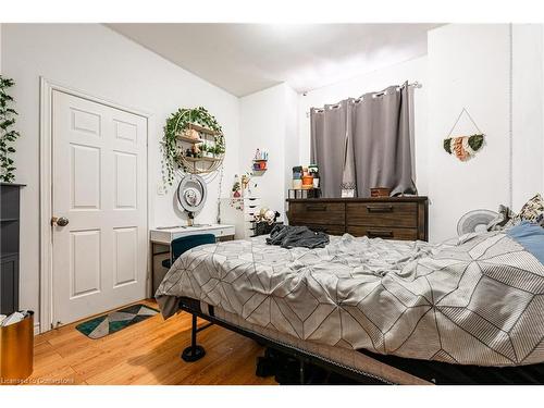 55 Cannon Street W, Hamilton, ON - Indoor Photo Showing Bedroom