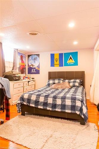 1028 Main Street W, Hamilton, ON - Indoor Photo Showing Bedroom