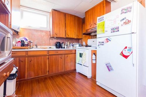 1028 Main Street W, Hamilton, ON - Indoor Photo Showing Kitchen