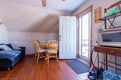 1028 Main Street W, Hamilton, ON - Indoor Photo Showing Bedroom