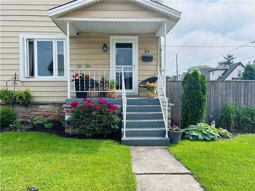 24 Roxborough Avenue, Hamilton, ON - Outdoor With Deck Patio Veranda