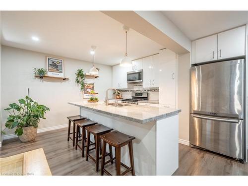 24 Roxborough Avenue, Hamilton, ON - Indoor Photo Showing Kitchen With Upgraded Kitchen