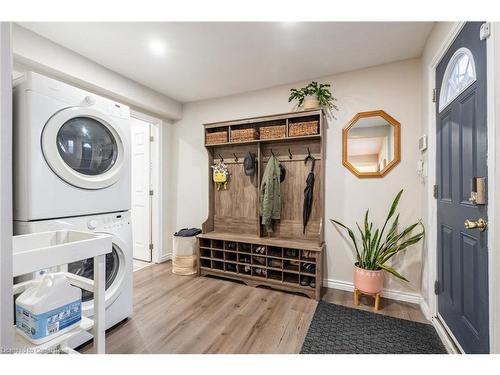 24 Roxborough Avenue, Hamilton, ON - Indoor Photo Showing Laundry Room