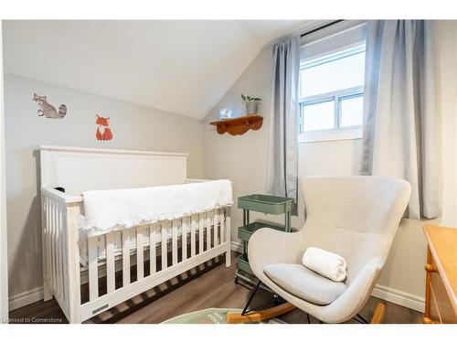 24 Roxborough Avenue, Hamilton, ON - Indoor Photo Showing Bedroom