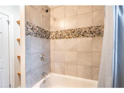 24 Roxborough Avenue, Hamilton, ON - Indoor Photo Showing Bathroom