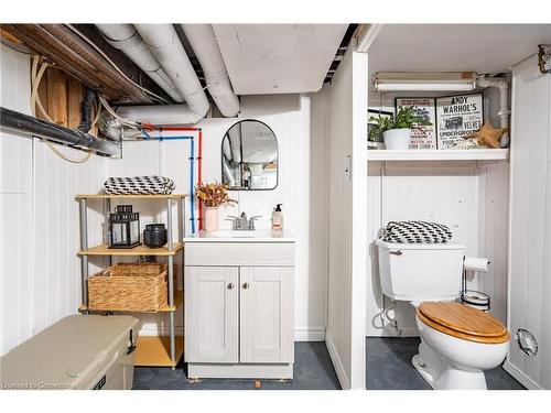 24 Roxborough Avenue, Hamilton, ON - Indoor Photo Showing Bathroom