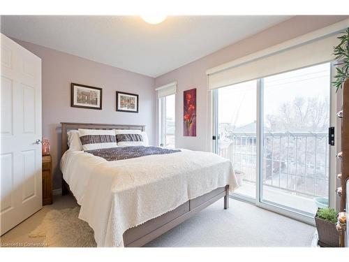 262-351 Wallace Avenue, Toronto, ON - Indoor Photo Showing Bedroom