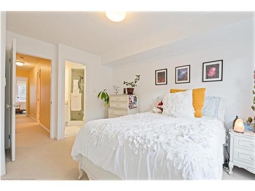 262-351 Wallace Avenue, Toronto, ON - Indoor Photo Showing Bedroom