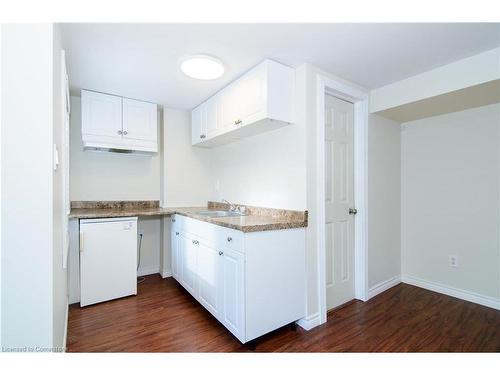 2124 Nipigon Drive, Oakville, ON - Indoor Photo Showing Kitchen