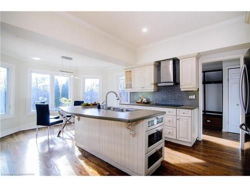 2124 Nipigon Drive, Oakville, ON - Indoor Photo Showing Kitchen With Double Sink