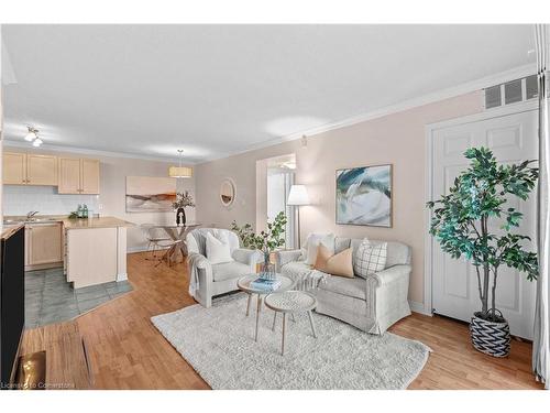 205-4140 Foxwood Drive, Burlington, ON - Indoor Photo Showing Living Room