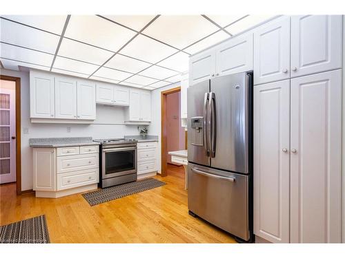 802 Millgrove Side Rd, Hamilton, ON - Indoor Photo Showing Kitchen