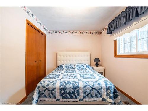 802 Millgrove Side Rd, Hamilton, ON - Indoor Photo Showing Bedroom