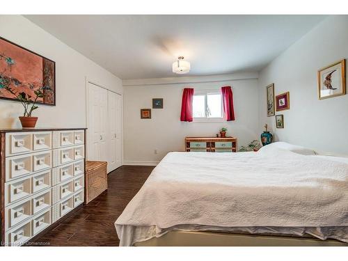 245 Wellington Street N, Hamilton, ON - Indoor Photo Showing Bedroom