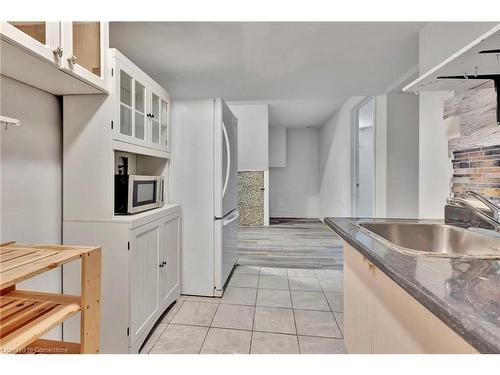 15 Mellenby Street, Stoney Creek, ON - Indoor Photo Showing Kitchen