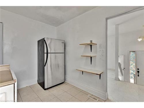 15 Mellenby Street, Stoney Creek, ON - Indoor Photo Showing Laundry Room