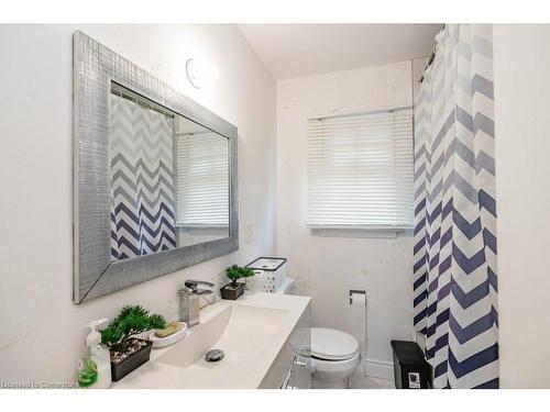 397 East 28Th Street, Hamilton, ON - Indoor Photo Showing Bathroom