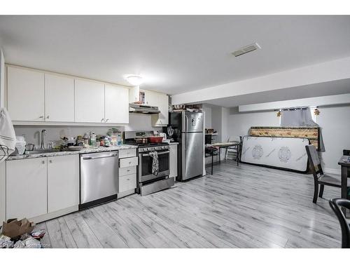 397 East 28Th Street, Hamilton, ON - Indoor Photo Showing Kitchen