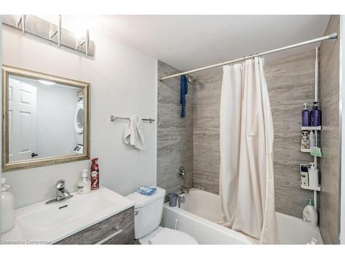 397 East 28Th Street, Hamilton, ON - Indoor Photo Showing Bathroom