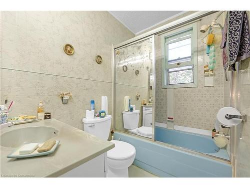 560 Aberdeen Avenue, Hamilton, ON - Indoor Photo Showing Bathroom