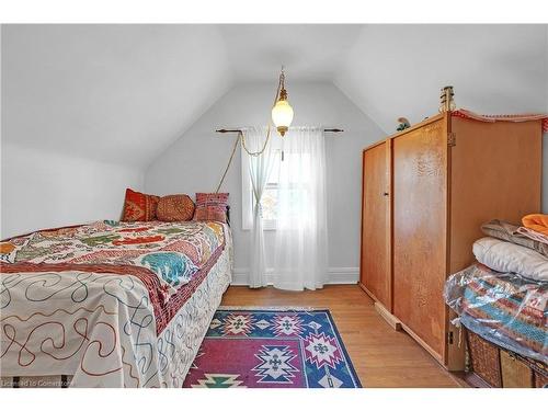 560 Aberdeen Avenue, Hamilton, ON - Indoor Photo Showing Bedroom