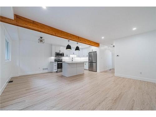 4-445 Woodview Road, Burlington, ON - Indoor Photo Showing Kitchen